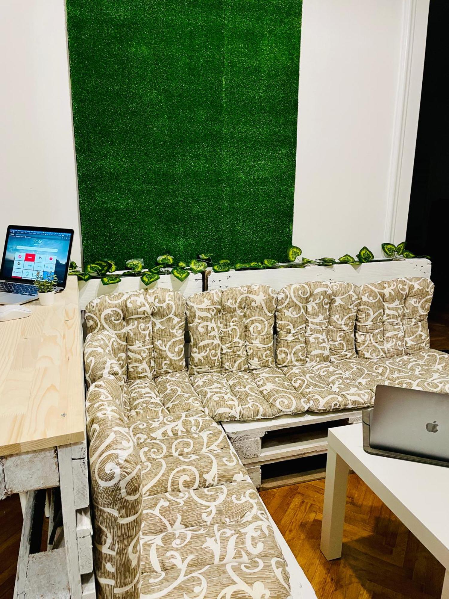 Hostel Green World Novi Sad Dış mekan fotoğraf